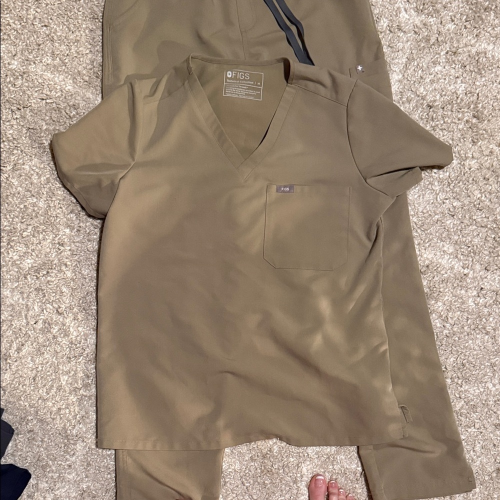 Figs Olive-Taupe Scrub Top & Drawstring Pants - Picture 5 of 5